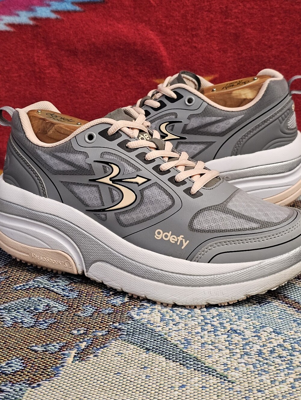 GDEFY Ion Womens Size 7.5 Lace Up Gray / Peach Versoshock Shoes Sneakers